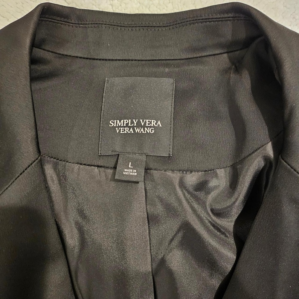 Simply Vera, Vera Wang satin like black blazer with belt - Picture 2 of 4